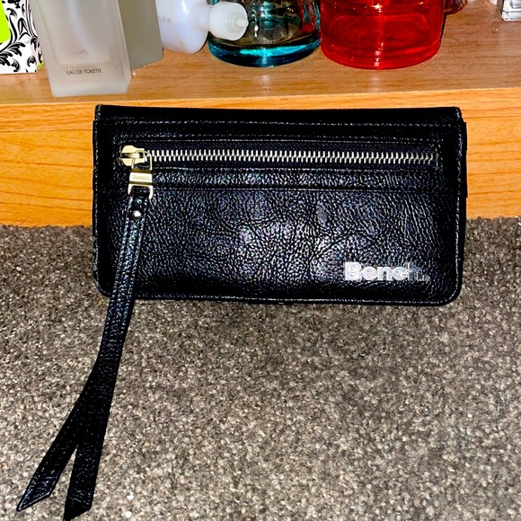 Bench Wallet - Picture 1 of 8